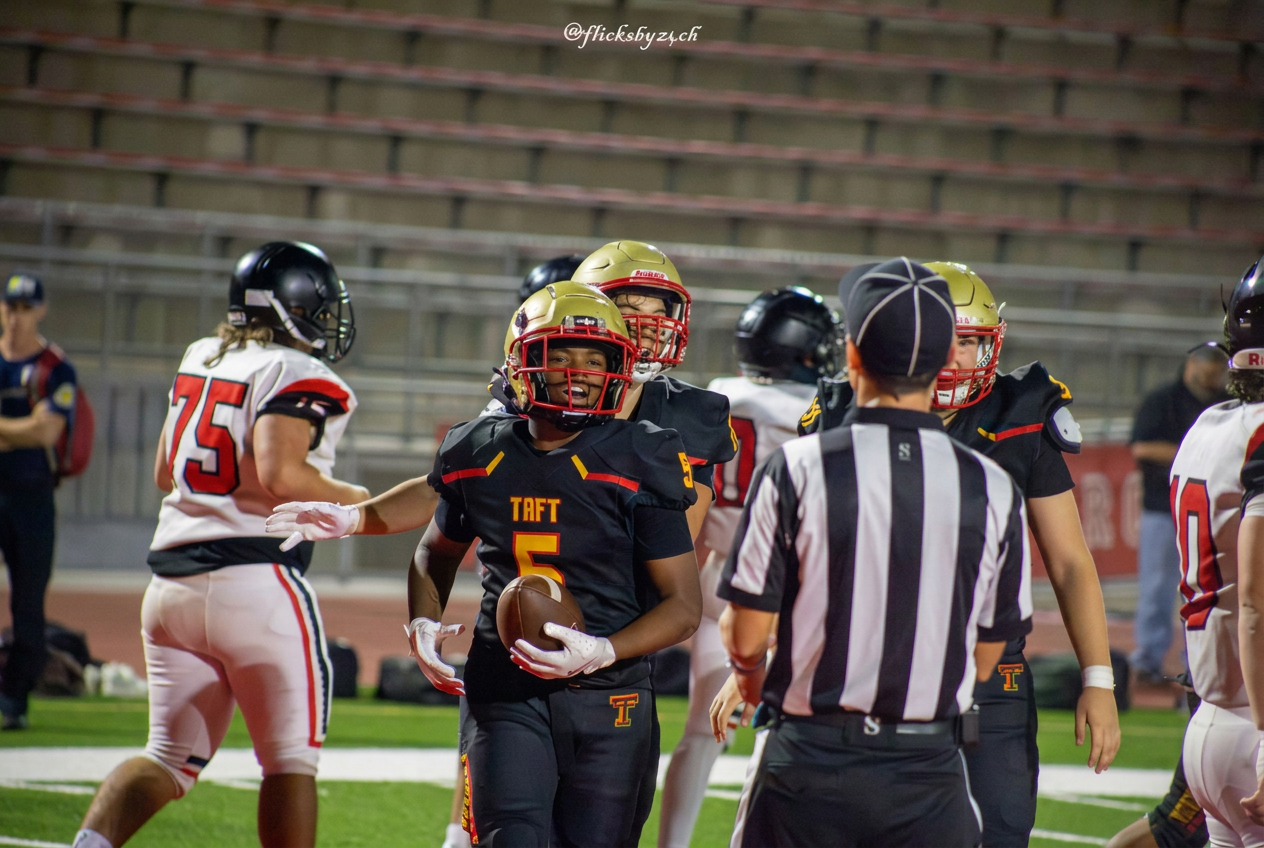 Jacob Southall, #5 varsity running back at Taft High School
